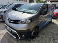1 вантажний автомобіль Toyota