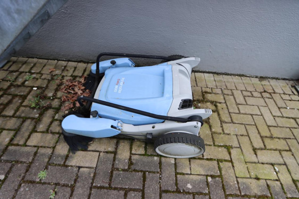 1 Handkehrmaschine – kavel bij Schwarzfischer Auktionen, Frage