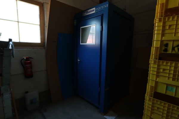1 WC Container CTX – kavel bij Schwarzfischer Auktionen, Ich
