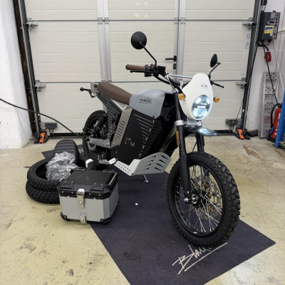 1 Elektromotorrad Black Tea – kavel bij Schwarzfischer Auktionen, Frage