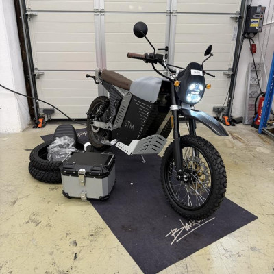 1 Elektromotorrad Black Tea – kavel bij Schwarzfischer Auktionen, Frage