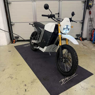 1 Elektromotorrad Black Tea – kavel bij Schwarzfischer Auktionen, Frage
