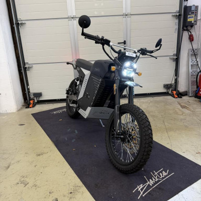 1 Elektromotorrad Black Tea – kavel bij Schwarzfischer Auktionen, Frage