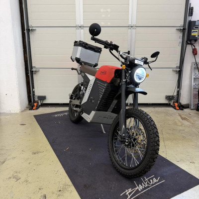 1 Elektromotorrad Black Tea – kavel bij Schwarzfischer Auktionen, Frage