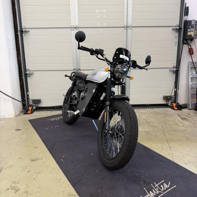 1 Elektromotorrad Black Tea – kavel bij Schwarzfischer Auktionen, Frage