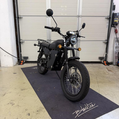 1 Elektromotorrad Black Tea – kavel bij Schwarzfischer Auktionen, Frage